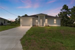 1075 Barnett St E, Lehigh Acres