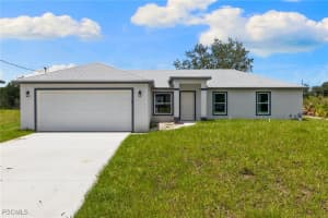 1120 Chiefland St E, Lehigh Acres