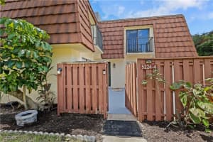 5224 Cedarbend Drive, Fort Myers, FL 33919 - MLS#2025006972