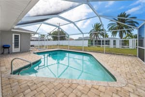 924 Se 15th Ter, Cape Coral