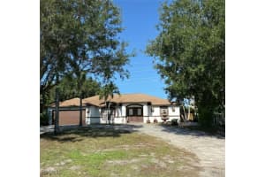 27120 Pinecrest Ln, Bonita Springs