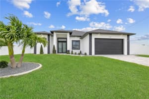 475 Ne 2nd Pl, Cape Coral