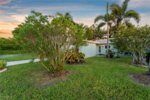 8600 Granada Court, Fort Myers, FL 33907 - MLS#2025007269