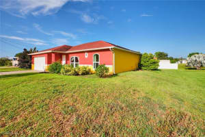 820 Unger Avenue, Fort Myers, FL 33913 - MLS#2025007427