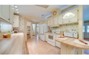 70 Sunrise Avenue, North Fort Myers, FL 33903 - MLS#2025007439