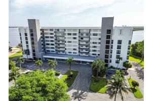 4253 Bay Beach Ln C3, Fort Myers Beach