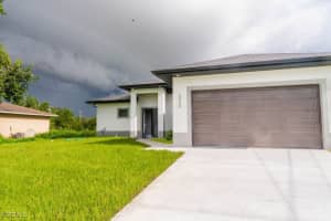 3900 9TH Street, Lehigh Acres, FL 33976 - MLS#2025007548