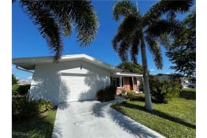 923 32nd Street, Cape Coral, FL 33904 - MLS#2025007568