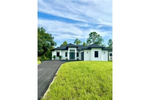2558 72nd Ave Ne, Naples