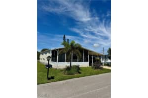 261 Poinsettia Dr, Fort Myers