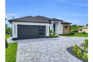 911 Sara Avenue, Lehigh Acres, FL 33971 - MLS#2025007797
