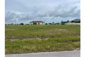 423 11th Street, Cape Coral, FL 33993 Sold 11/04/25