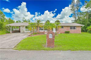3905 E 3rd St, Lehigh Acres