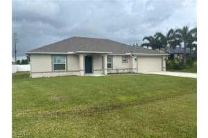 1005 Sw 36th St, Cape Coral