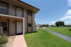 16881 Davis Rd 716, Fort Myers