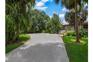 1180 29th Street, Naples, FL 34117 - MLS#2025008137