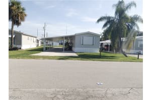 231 Palm Ave Nw, Moore Haven