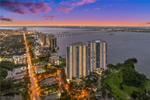 3000 Oasis Grand Boulevard, Fort Myers, FL 33916 - MLS#2025008275