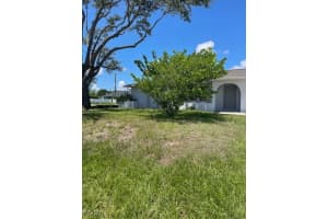 2710 4th Street, Cape Coral, FL 33990 - MLS#2025008329
