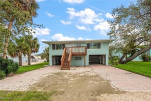5481 Oak Ridge Ave, Fort Myers Beach