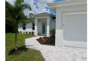2605 18th Street, Lehigh Acres, FL 33972 - MLS#2025008440