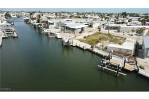 3934 Dewberry Lane, St James City, FL 33956 - MLS#2025008459