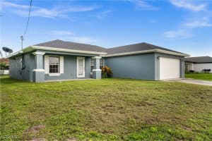 2611 4th Street, Lehigh Acres, FL 33976 - MLS#2025008500