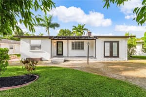4472 E Riverside Dr, Fort Myers