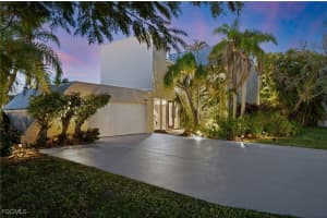 725 El Dorado Pkwy W, Cape Coral