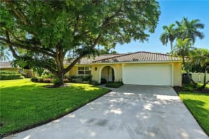 5651 Eichen Circle, Fort Myers, FL 33919 - MLS#2025008537