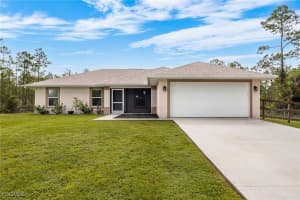 2212 Hamilton Avenue, Alva, FL 33920 - MLS#2025008548