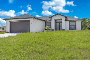 208 Pembroke Street, Lehigh Acres, FL 33974 - MLS#2025008797