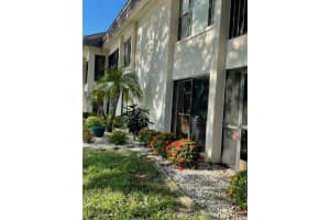 5650 Trailwinds Drive, Fort Myers, FL 33907 - MLS#2025008809