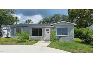 811 40th Ave Ne, St Petersburg