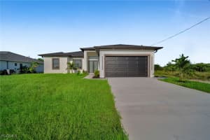 3102 Douglas Avenue, Lehigh Acres, FL 33976 - MLS#2025008849