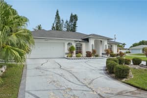 2015 8th Street, Cape Coral, FL 33990 - MLS#2025008874
