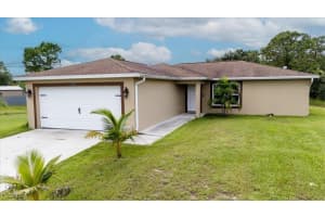 8104 Salem Court, Labelle, FL 33935 - MLS#2025009089