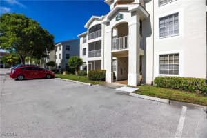4625 Saint Croix Ln 1111, Naples