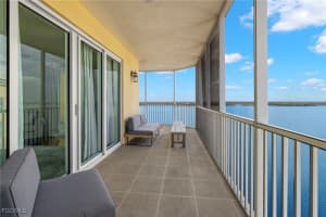 2745 1st Street, Fort Myers, FL 33916 - MLS#2025009166