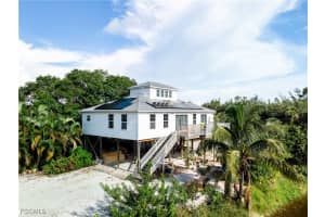 7224 Kreamers Dr, Bokeelia