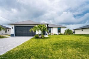 526 5th Court, Cape Coral, FL 33909 - MLS#2025009616