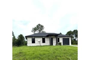 365 Hermosa Ave, Lehigh Acres