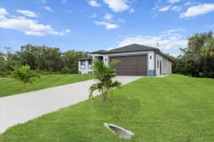 654 Wentworth Drive, Lehigh Acres, FL 33972 - MLS#2025009632