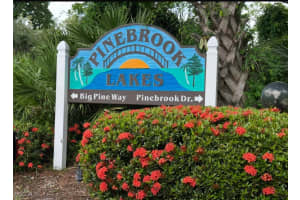 122 Pinebrook Dr, Fort Myers