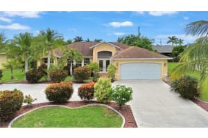 1712 Beach Pkwy W, Cape Coral
