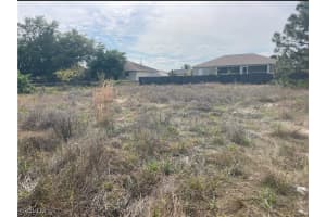 909 Sara Avenue, Lehigh Acres, FL 33971 - MLS#2025009894