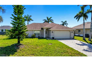 9 37th Place, Cape Coral, FL 33991 - MLS#2025010292