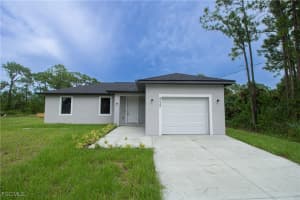 8038 Rolling Cir, Labelle