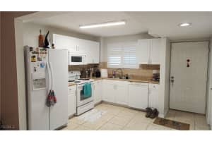 2121 Collier Avenue, Fort Myers, FL 33901 - MLS#2025010483