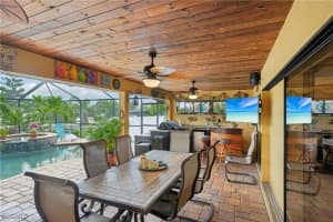 25 Se 12th Ct Cape Coral, FL 33990 - Off Market